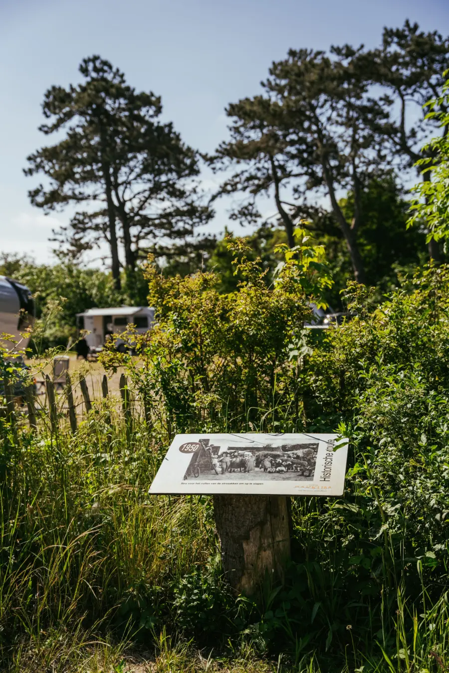 Historische route bord terrein
