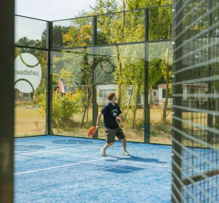 Padel en tennis speel je op bakkum huur de baan voor een uur