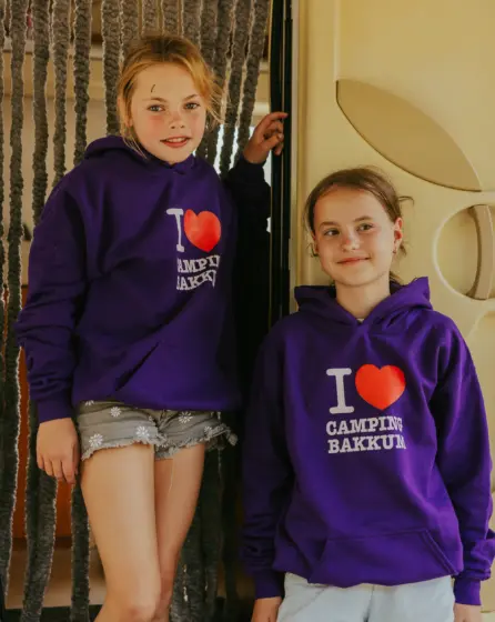 Meidjes in i love bakkum hoodies trui merchandise campinglife